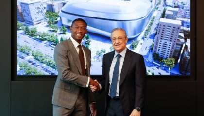 世界杯比赛直播地址-阿拉巴亮相皇马：穿4号实属“无奈”，高兴再见克罗斯